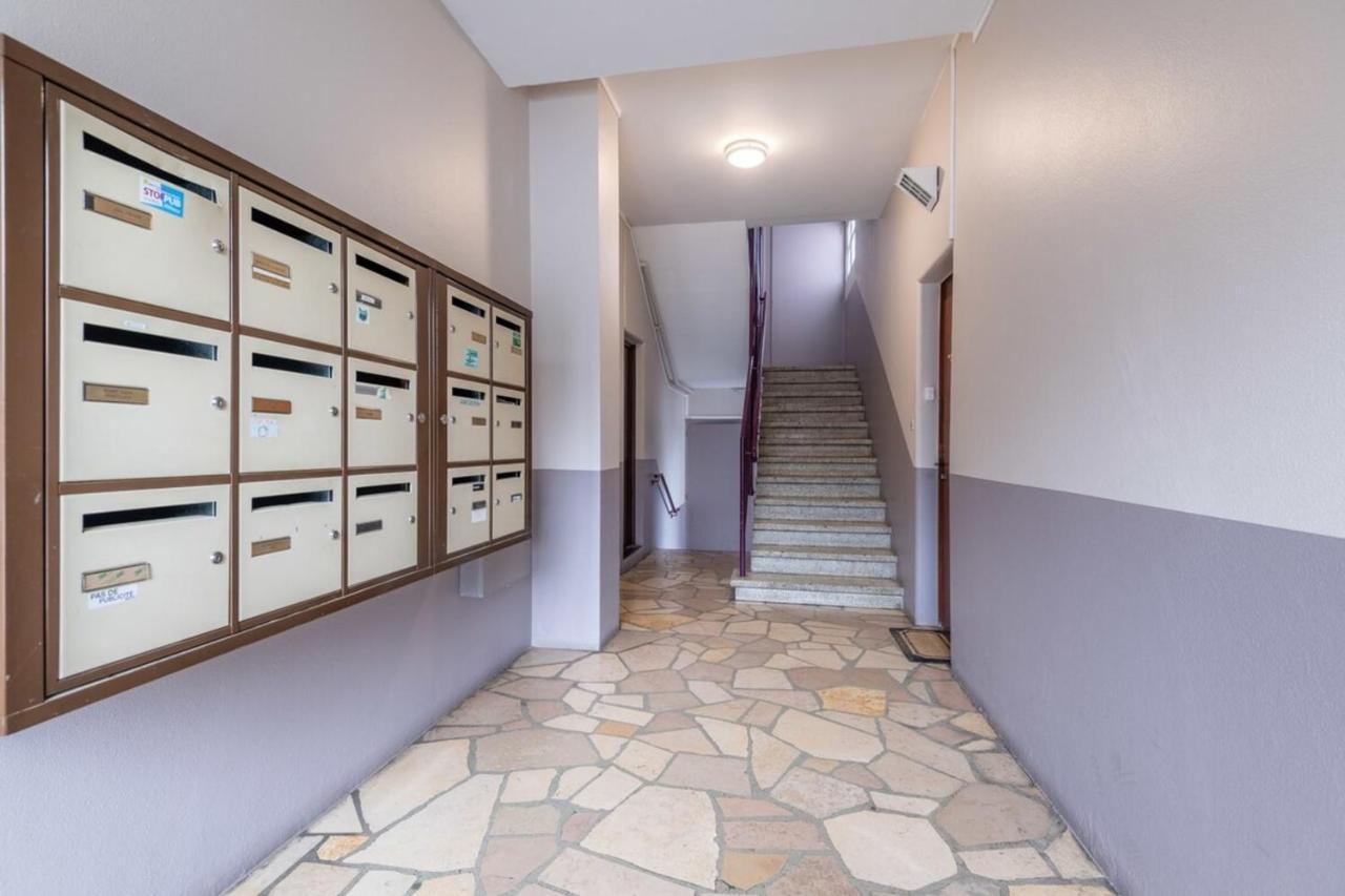 Appartamento Petit Port Furnished Flat Annecy Esterno foto