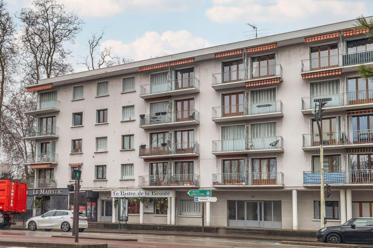 Appartamento Petit Port Furnished Flat Annecy Esterno foto