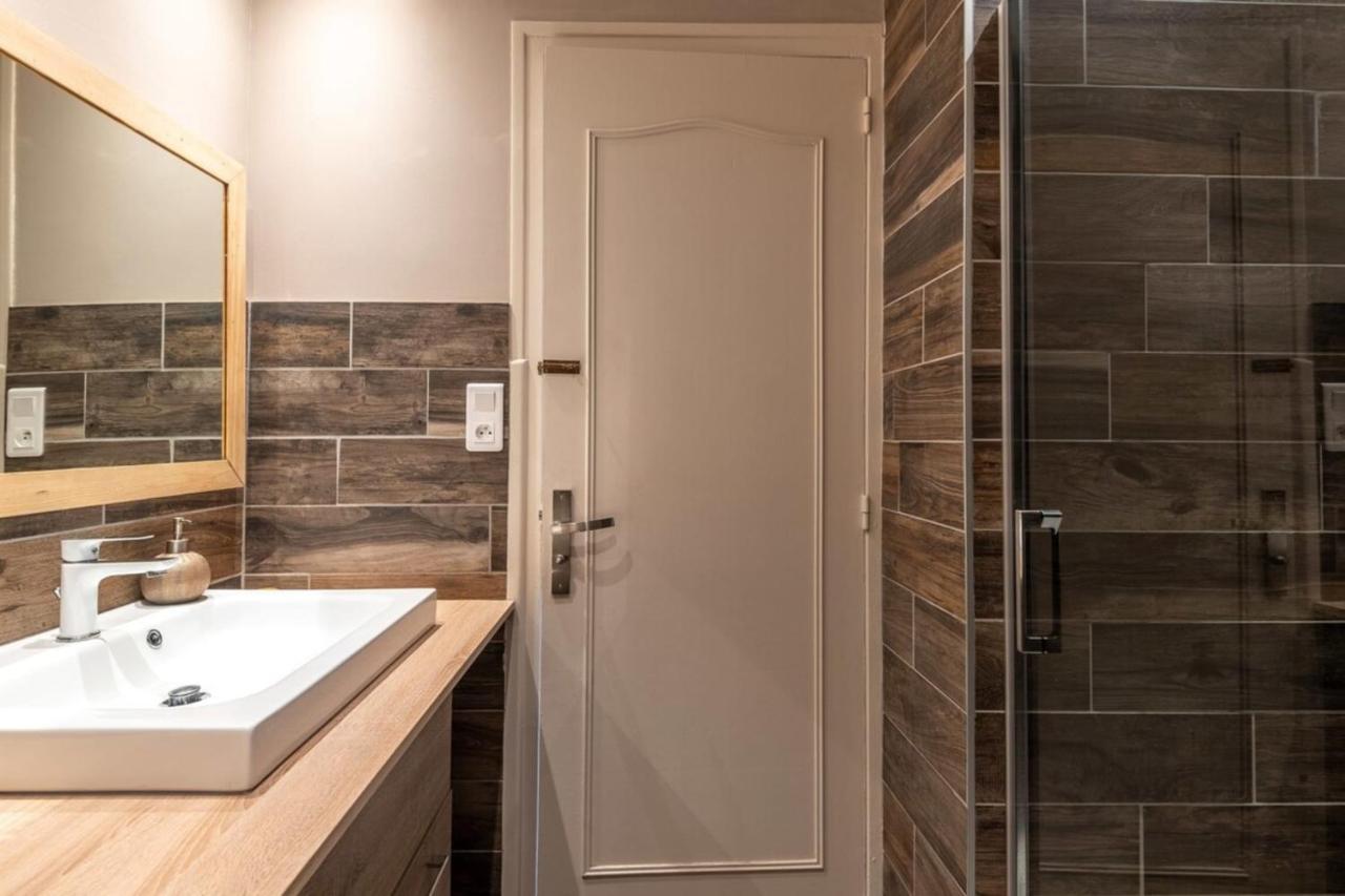 Appartamento Petit Port Furnished Flat Annecy Esterno foto