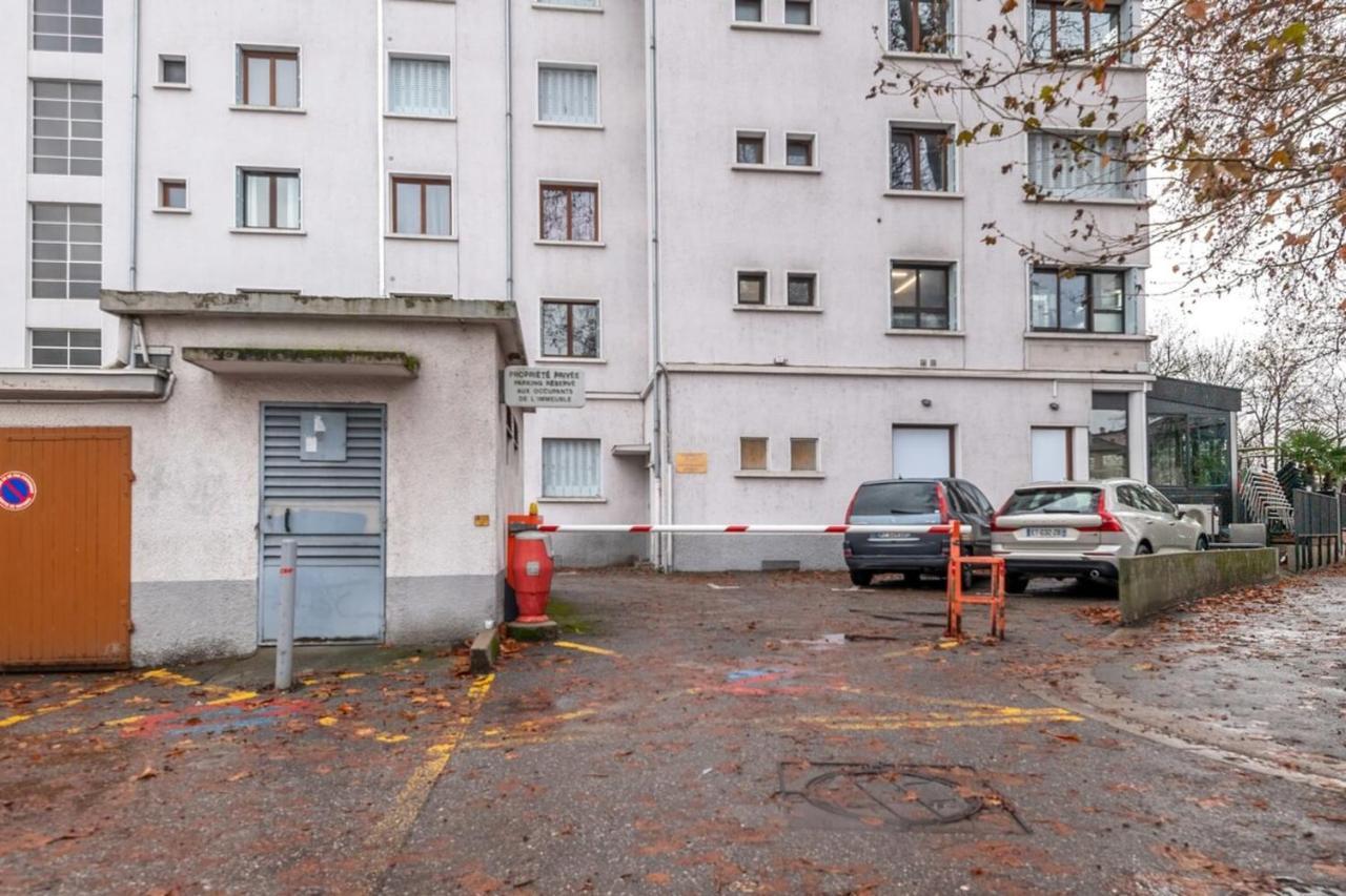 Appartamento Petit Port Furnished Flat Annecy Esterno foto