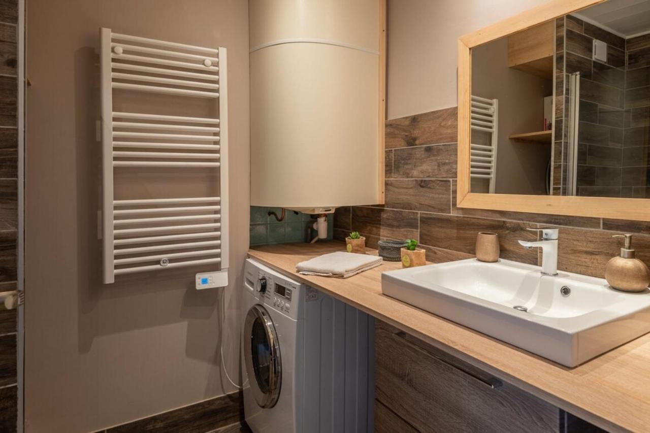 Appartamento Petit Port Furnished Flat Annecy Esterno foto